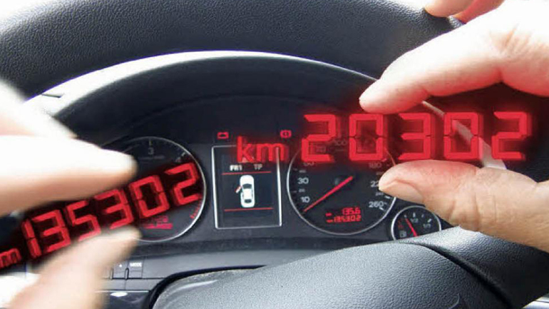 Έμπορος μεταχειρισμένων πούλησε αυτοκίνητο με 52.000 χλμ. ενώ είχε 226.000